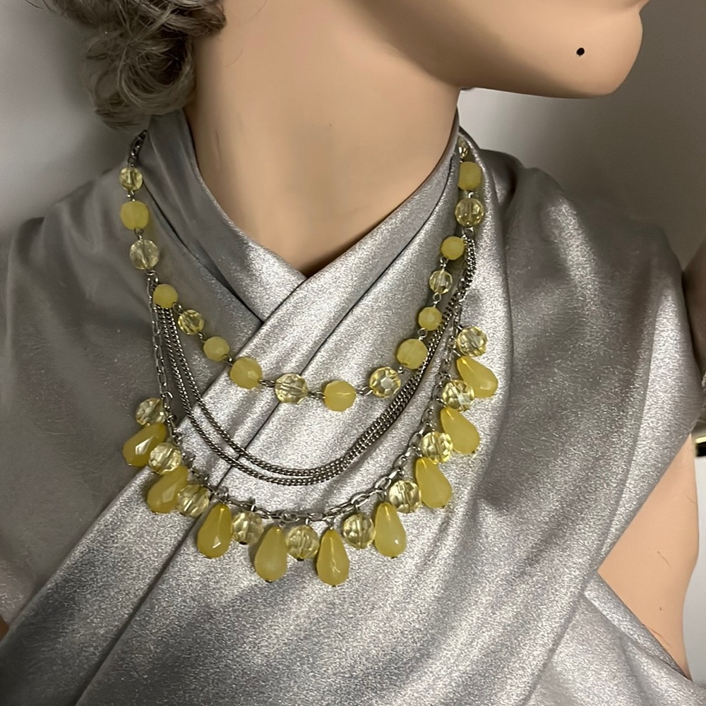 🎁3/$13.00🎁 yellow beads Necklace Bundle & save Buy 2 more you pay $13.00 only